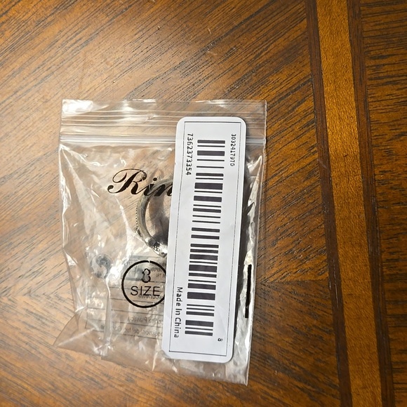 Blue Cubic Zirconia Cross Ring - Silver plated - Sparkling Gemstones Size 8 - Picture 10 of 10